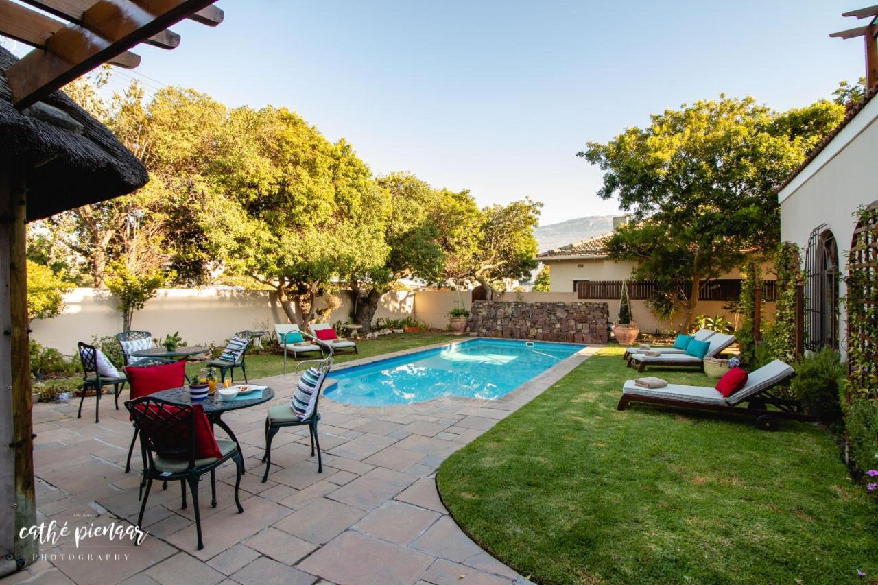 A Tuscan Villa Guest House Фиш Хук Екстериор снимка