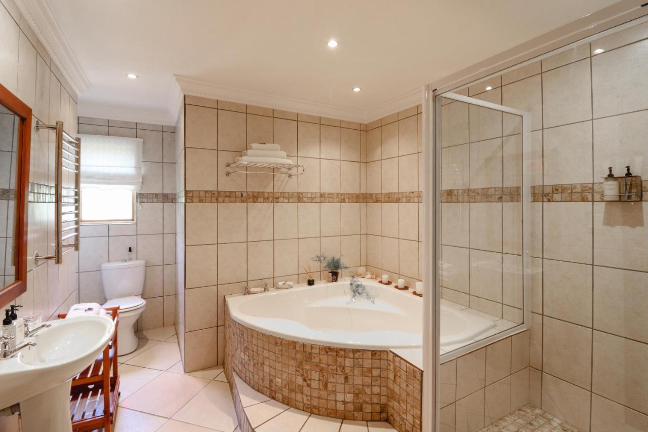 A Tuscan Villa Guest House Фиш Хук Екстериор снимка